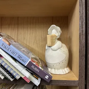 Cute decorations on the book shelf