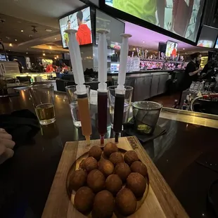 Donut holes with injectable sauces