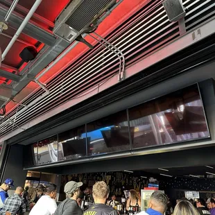 More like Toms can't watch bar  TVs are down during the dodger world series