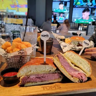 Prime Riv Dip Sandwich