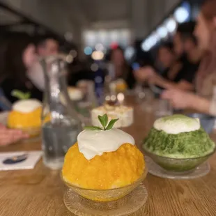 Beautiful (and delicious) shaved ice desserts- matcha and mango