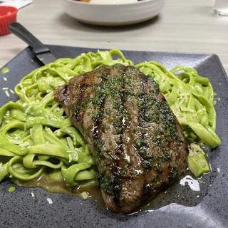 Tallarin Verde con Bistec