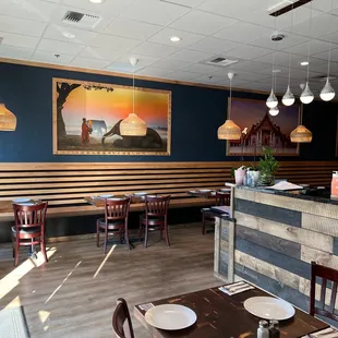 Casual dining room