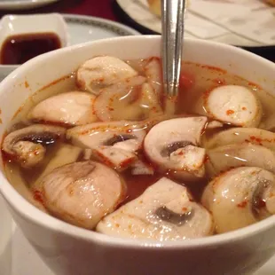Hot and sour mushroom soup