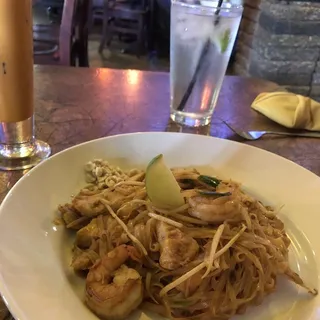 $2 Pad Thai Noodles