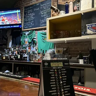 Very much a college / sports bar. Good vibe