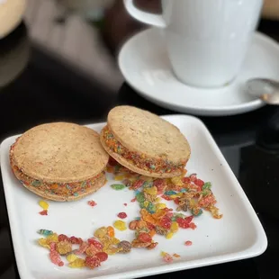 Fruity pebble Ice cream sammie