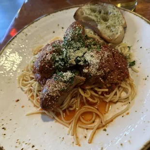 Toni's spaghetti and meatballs (also comes with sausage)