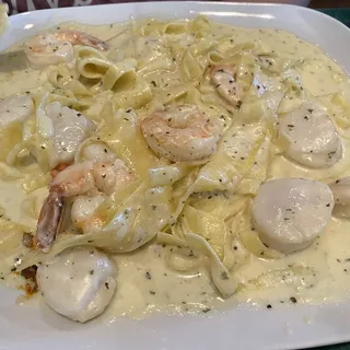 Shrimp Scallop Alfredo