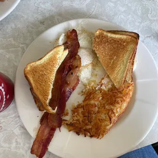 Toni's Lake Diner