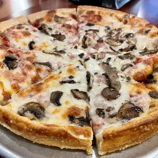 Small mushroom pizza