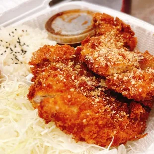 Tonkatsu plate~ Savory , juicy, and crunchy! めっちゃおいしい