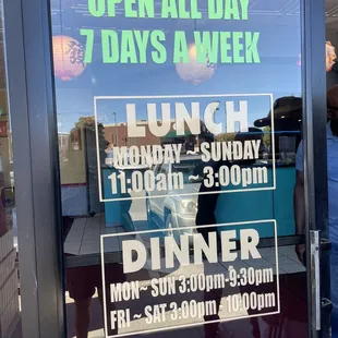 Hours (lunch vs dinner)