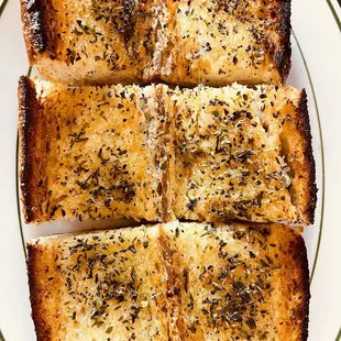 ALFREDO GARLIC BREAD