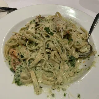 Creamy Fettuccine With Basil Pesto