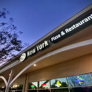 the outside of the restaurant