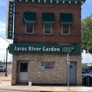 It's pronounced Jair-is.