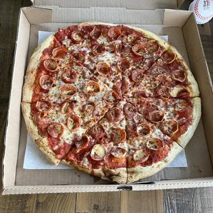 Medium pepperoni pizza