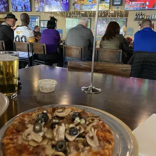 TONY PEPPERONI PIZZERIA, Aliso Viejo, California!  A Great Spot to Eat Pizza &amp; Watch Football!