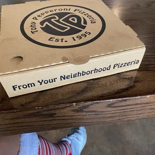 TONY PEPPERONI PIZZERIA, Aliso Viejo, California!  A Great Spot to Eat Pizza &amp; Watch Football!