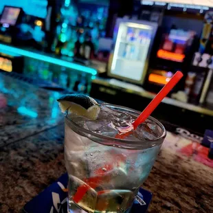 Great bartender, great drinks, great (DJ) music on Fridays!