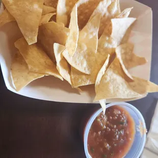 Complimary chips n salds