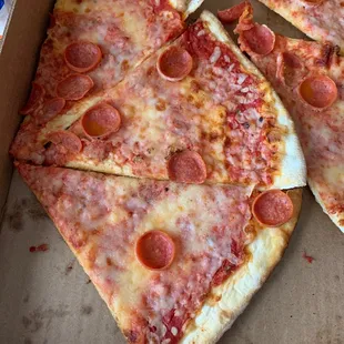 Pepperoni pizza- Large