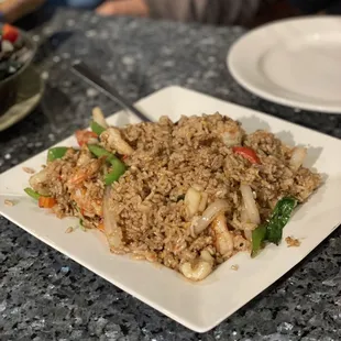 ig: @whatsviveating  |  basil fried rice with seafood