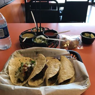 4 tacos