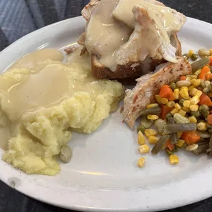 Hot turkey sandwich, mashed potatoes &amp; gravy and veggie mix.