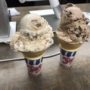 Praline pecan//brownie batter - both are  single scoop