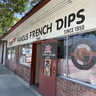 Front Of Tony&apos;s