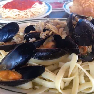 Linguini with Mussels and Clams
