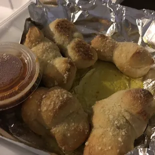 Garlic knots