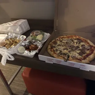 interior, pizza