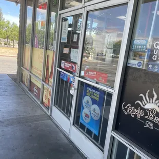 the outside of a liquor store