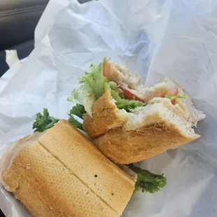 turkey sandwich made like an italian sub.
