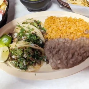 Ordered the 3 soft tacos combo dinner, carne asada meat.  Amazingly seasoned, perfect with lime juice.