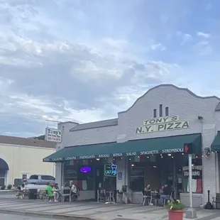 the outside of the restaurant