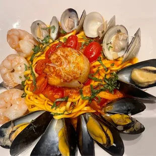 Pasta Seafood. Excellent!!