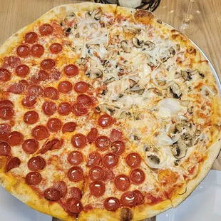 Combo Pizza 19" thin crust