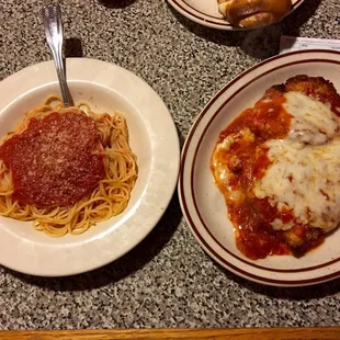 Chicken Parmesan and side of spaghetti and sauce