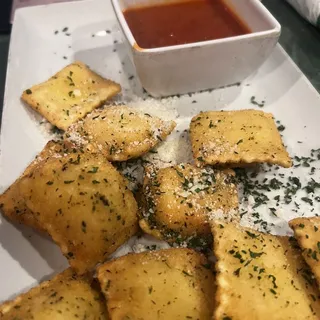 Fried Ravioli (8)