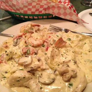 Chicken and Shrimp Creamora