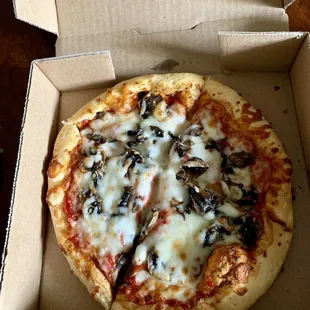 Personal mushroom pizza