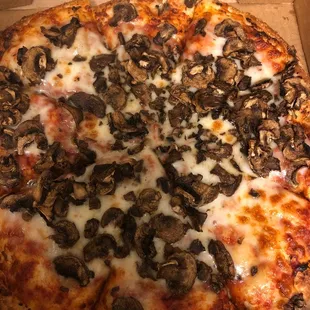 Small mushroom pizza