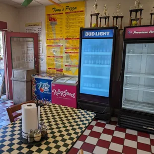 sushi and sashimi, interior