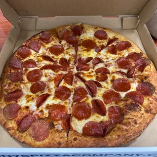 Large pepperoni pizza