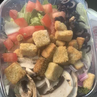 Side salad was huge!! Now that's a side salad