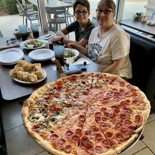 Jumbo pizza.  Yum!